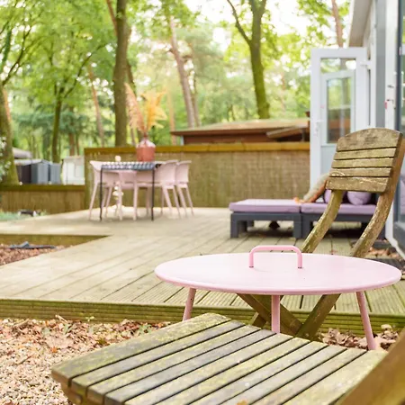 Lovely Cottage Hoenderloo I Pool I Kids アパート